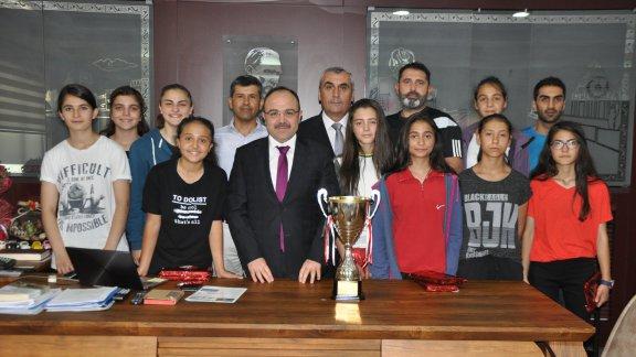 İbrahim Tennuri Ortaokulu Futsal TÜRKİYE Şampiyonu...