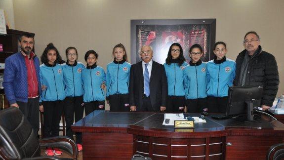 Mehmet Kemal Dedeman Ortaokulu Öğrencilerinden Atletizm Başarısı