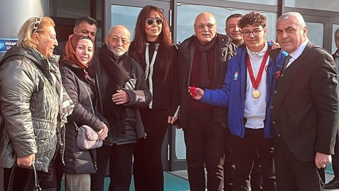 DÜNYA ŞAMPİYONU MİLLİ SPORCUMUZ ÖMER FARUK DELİKTAŞ