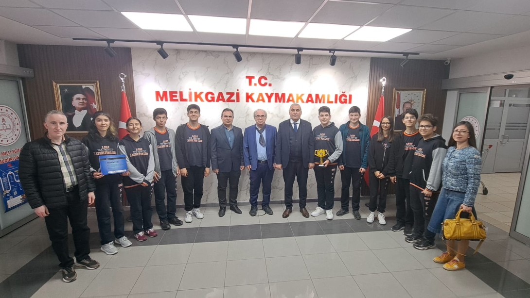 Kayseri Fen Lisesi FLL'de Bölge Birincisi